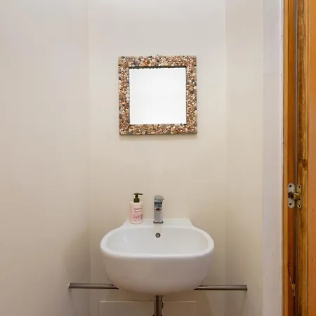 Immerso Nelle Colline *