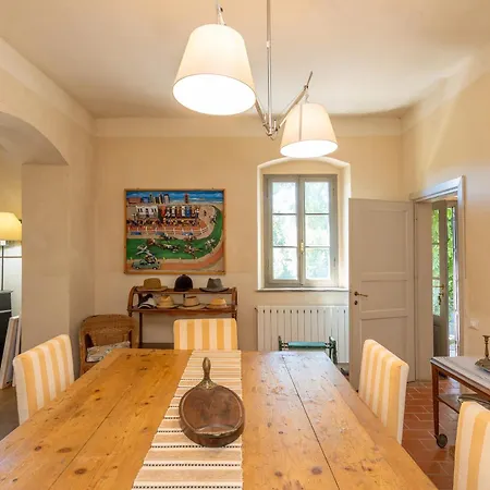 Immerso Nelle Colline *