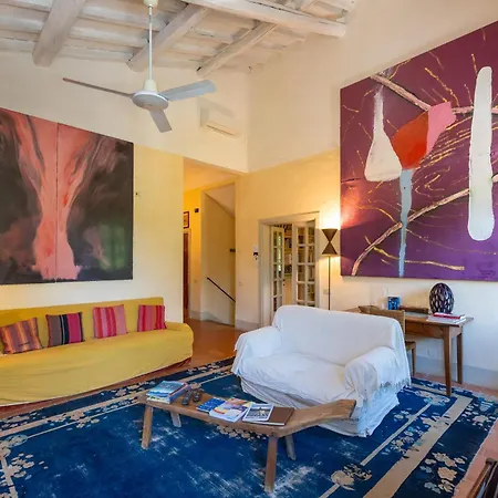 Immerso Nelle Colline